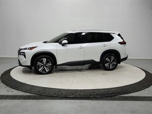 Used 2025 Nissan Rogue SL w/ SL Premium Package image 4