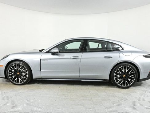 New 2025 Porsche Panamera 4 image 2