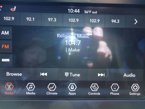 Used 2020 Jeep Cherokee Latitude Plus w/ Cold Weather Group AWD/4WD image 16