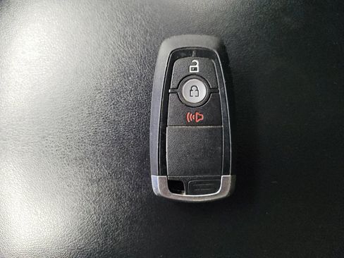 Used 2023 Ford Edge SEL image 32