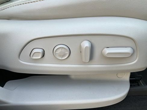 Used 2023 Buick Enclave Avenir w/ Avenir Technology Package FWD image 24