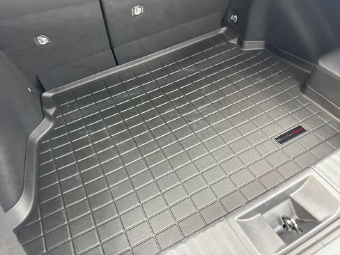 Used 2025 Toyota Prius LE FWD image 80