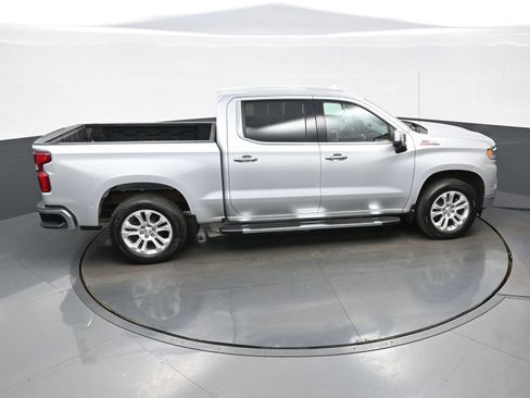 Used 2022 Chevrolet Silverado 1500 LTZ w/ LTZ Premium Package AWD/4WD image 40