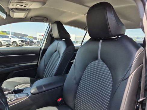 Used 2022 Toyota Camry SE FWD image 25