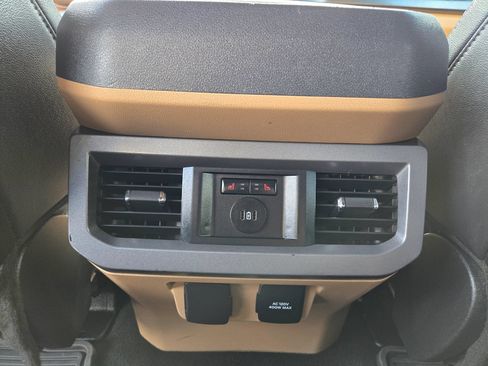 Used 2023 Ford F350 Lariat w/ Tow Technology Package AWD/4WD image 18