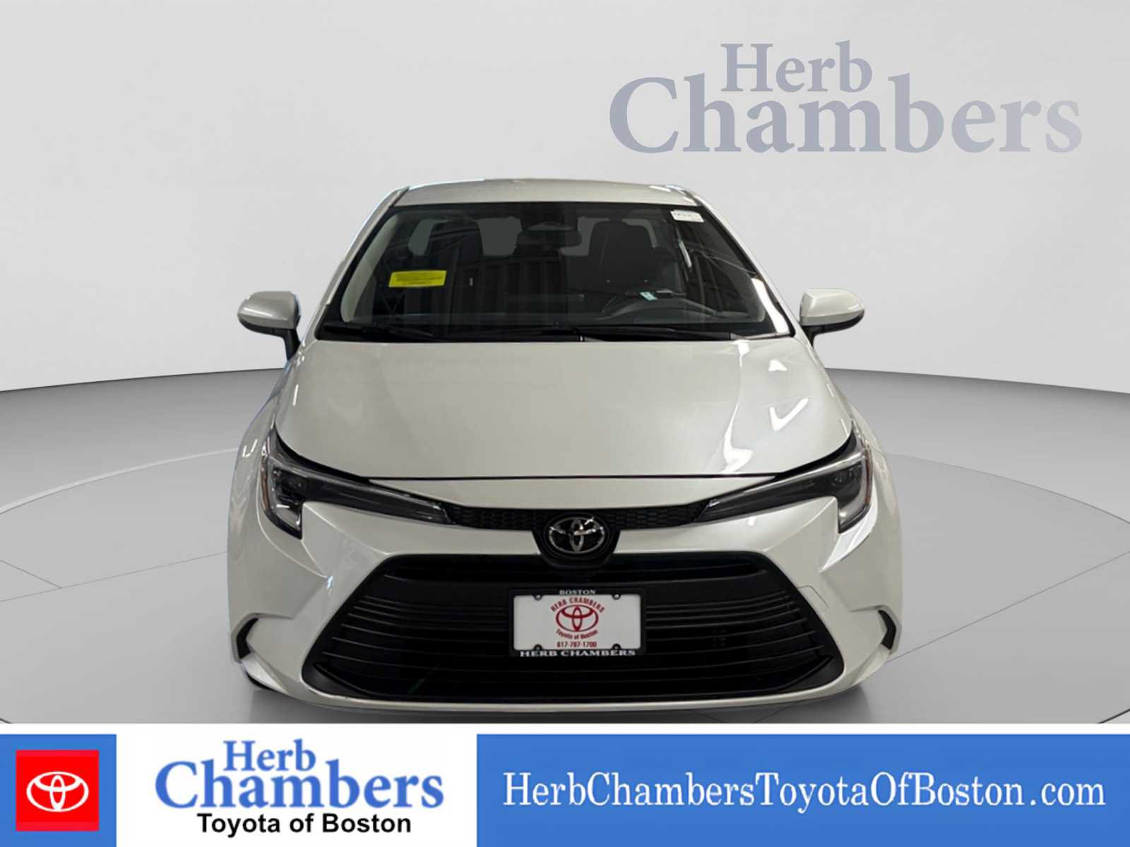 Used 2026 Toyota Corolla LE FWD image 2