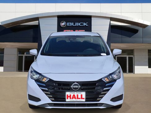 Used 2023 Nissan Versa SV w/ Trunk Package FWD image 2