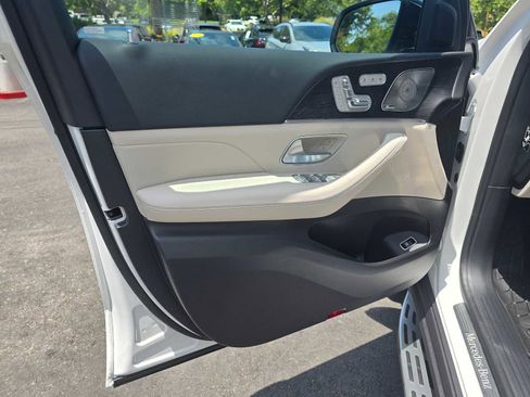 New 2025 Mercedes-Benz GLS 580 4MATIC image 26