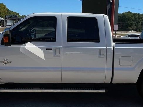 Used 2016 Ford F250 Lariat w/ Chrome Package image 8