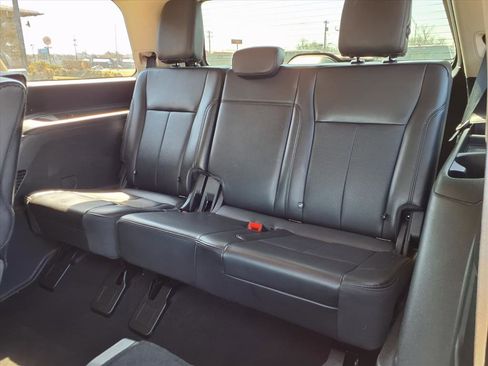 Used 2024 Ford Expedition XLT image 20