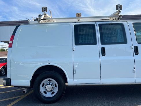 Used 2014 Chevrolet Express 2500 w/ Cold Climate Package RWD image 34