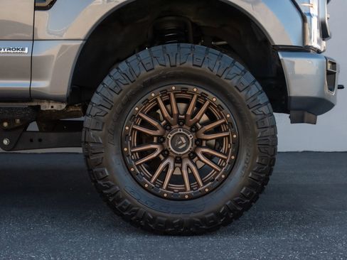 Used 2022 Ford F250 Lariat w/ Black Appearance Package image 45