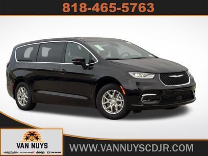New 2026 Chrysler Pacifica Select