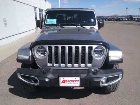 Used 2020 Jeep Gladiator Overland image 3