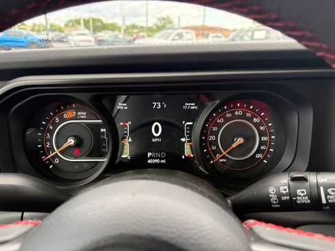 Used 2025 Jeep Wrangler Unlimited Rubicon AWD/4WD image 18