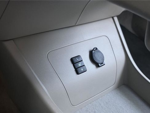 Used 2010 Toyota Prius Five FWD image 18