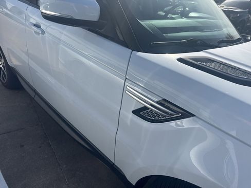 Used 2015 Land Rover Range Rover Sport HSE image 4