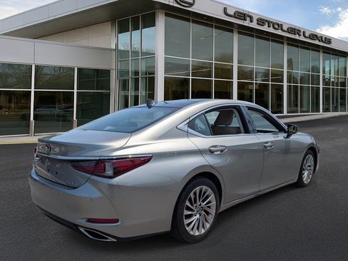 Used 2019 Lexus ES 350 w/ Accessory Package FWD image 3