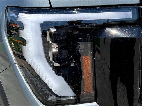 Used 2025 GMC Sierra 3500 Denali Ultimate image 19