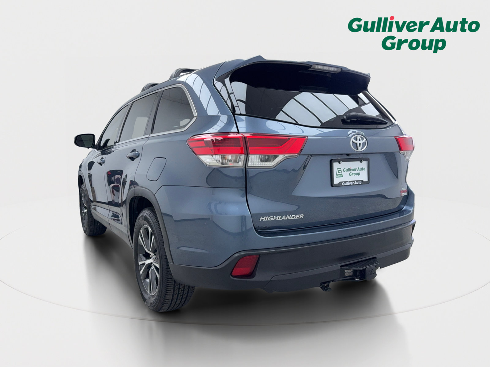 Used 2019 Toyota Highlander LE FWD image 5