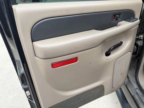 Used 2004 Chevrolet Avalanche Z71 w/ Sun And Sound Package image 11