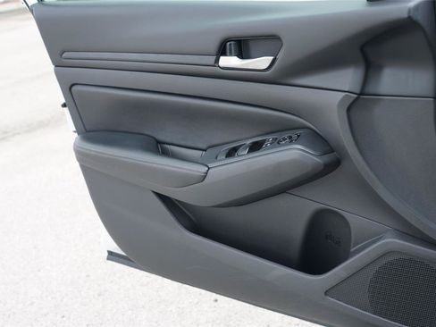 Used 2024 Nissan Altima 2.5 SV FWD image 19