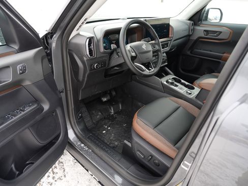 New 2025 Ford Bronco Sport Outer Banks w/ Sasquatch Outer Banks Package image 13