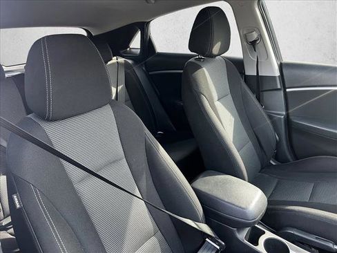 Used 2017 Hyundai Elantra GT image 23