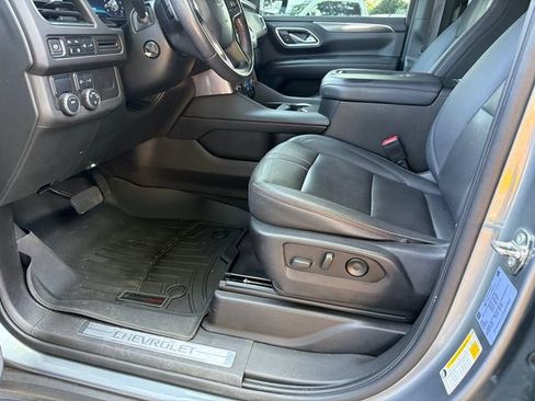 Used 2022 Chevrolet Tahoe RST w/ Luxury Package RWD image 9
