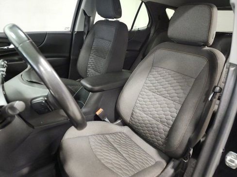 Used 2020 Chevrolet Equinox LT w/ Driver Convenience Package image 17