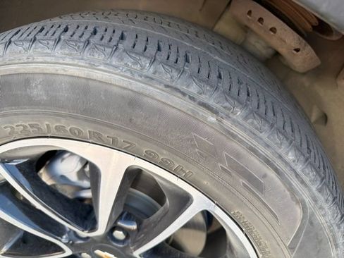 Used 2025 Chevrolet TrailBlazer LT w/ LT Cold Weather Package FWD image 17