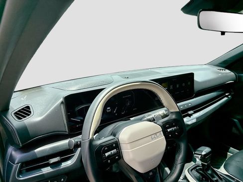 Used 2025 Kia K4 GT-Line w/ GT-Line Premium Package FWD image 12