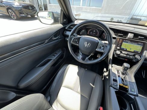 Used 2021 Honda Civic Sport Touring image 4