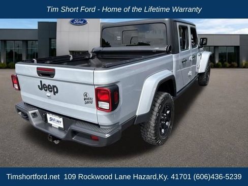 Used 2022 Jeep Gladiator Overland AWD/4WD image 5