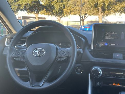 Used 2025 Toyota RAV4 XLE image 35