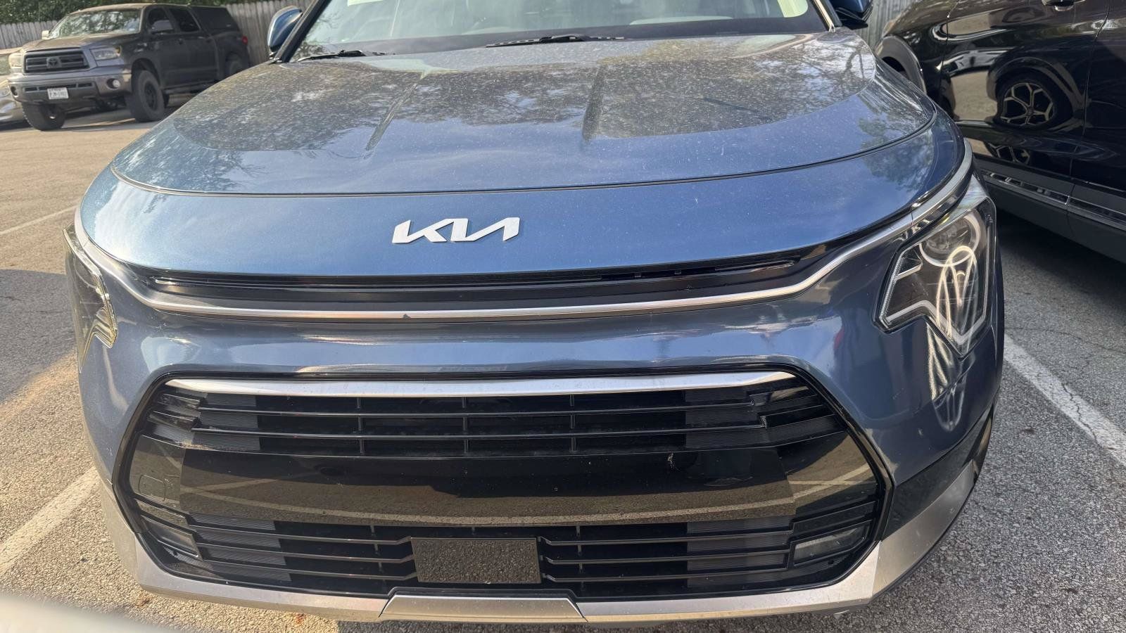 Used 2023 Kia Niro EX Touring FWD image 1