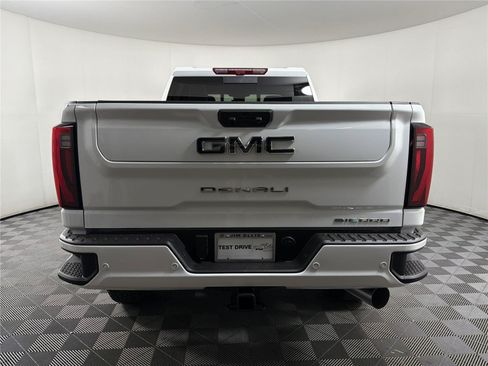 New 2026 GMC Sierra 2500 Denali Ultimate AWD/4WD image 5