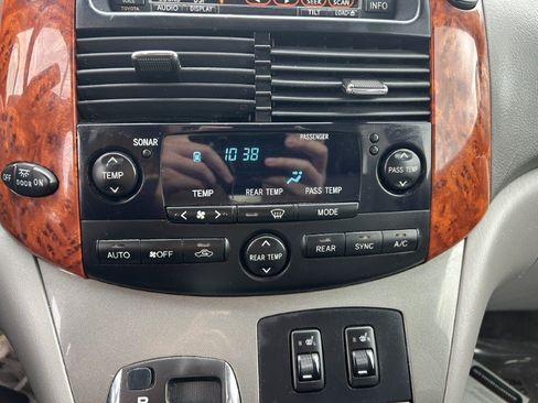 Used 2010 Toyota Sienna XLE Limited AWD/4WD image 29