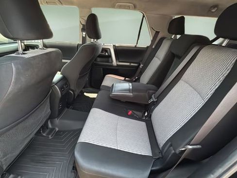 Used 2017 Toyota 4Runner SR5 AWD/4WD image 19