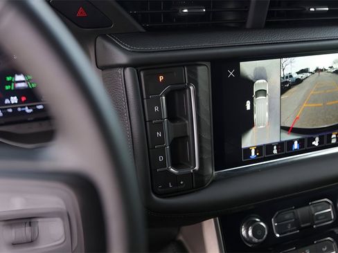 Used 2024 GMC Yukon Denali image 18