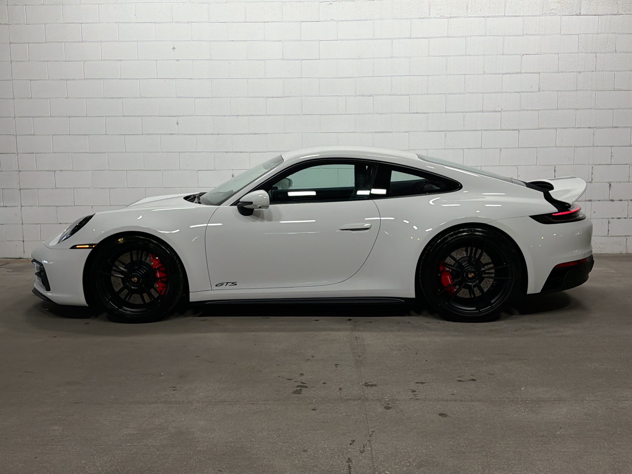 Certified 2023 Porsche 911 Carrera GTS RWD image 2