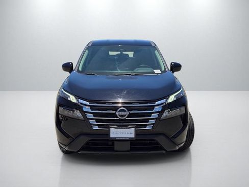 Used 2024 Nissan Rogue S FWD image 2
