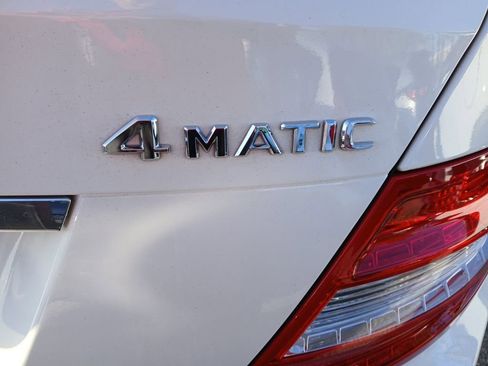 Used 2011 Mercedes-Benz C 300 4MATIC Sedan image 4
