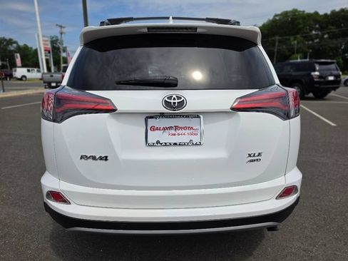 Used 2017 Toyota RAV4 XLE AWD/4WD image 6