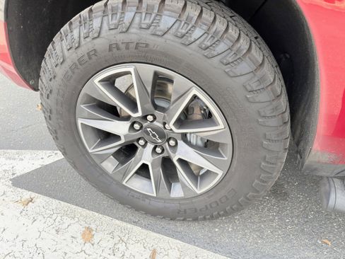 Used 2024 Chevrolet Tahoe Z71 w/ Luxury Package image 38