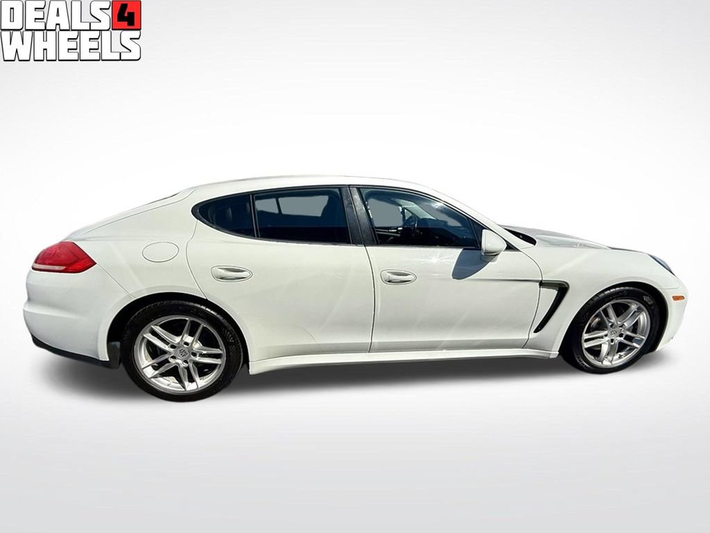 Used 2016 Porsche Panamera RWD image 8
