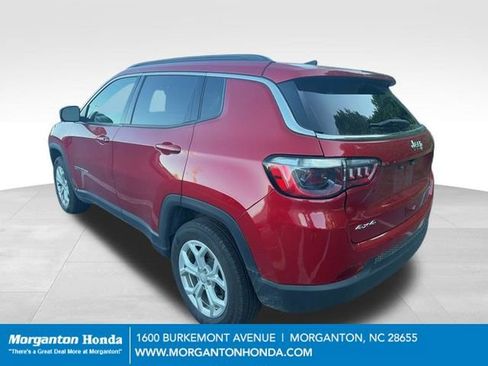 Used 2024 Jeep Compass Latitude AWD/4WD image 7