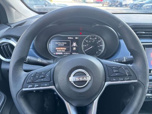 Used 2025 Nissan Versa SV FWD image 32