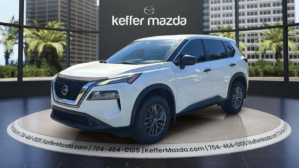 Used 2021 Nissan Rogue S FWD image 3