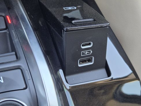 Certified 2025 Acura MDX w/ Technology Package image 28